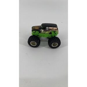 Monster Jam Grave Digger Green 1:64 Diecast Truck